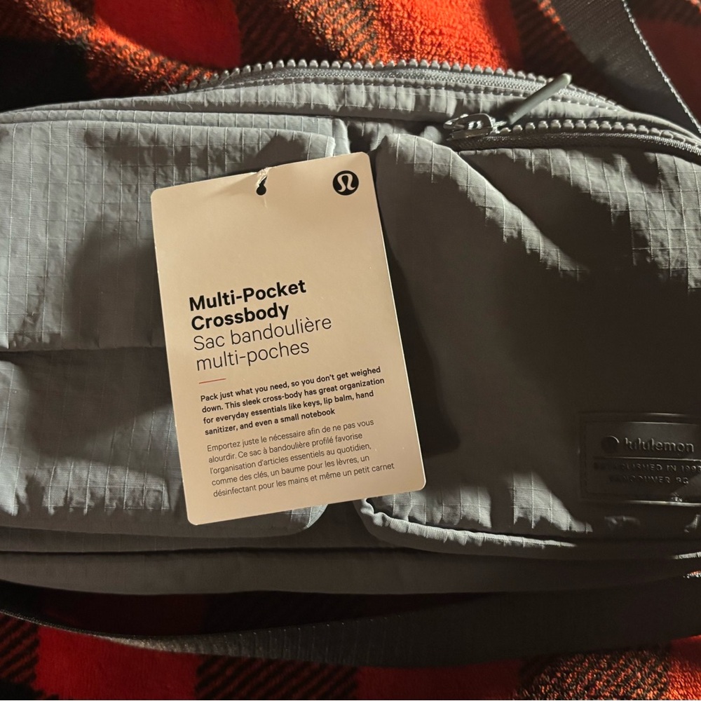 Lululemon Athletica multipocket Crossbody Bag